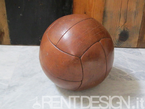 rent design vecchia palla da calcio pelle
